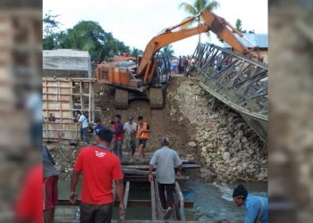 Jembatan Gido Nias-Nias Selatan Sudah Dapat Dilalui Berkat Kerjasama TNI-POLRI