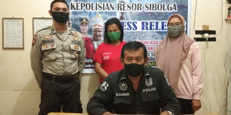 Rebutan Lapak, Sarma Maruba Dilempari Jengkol