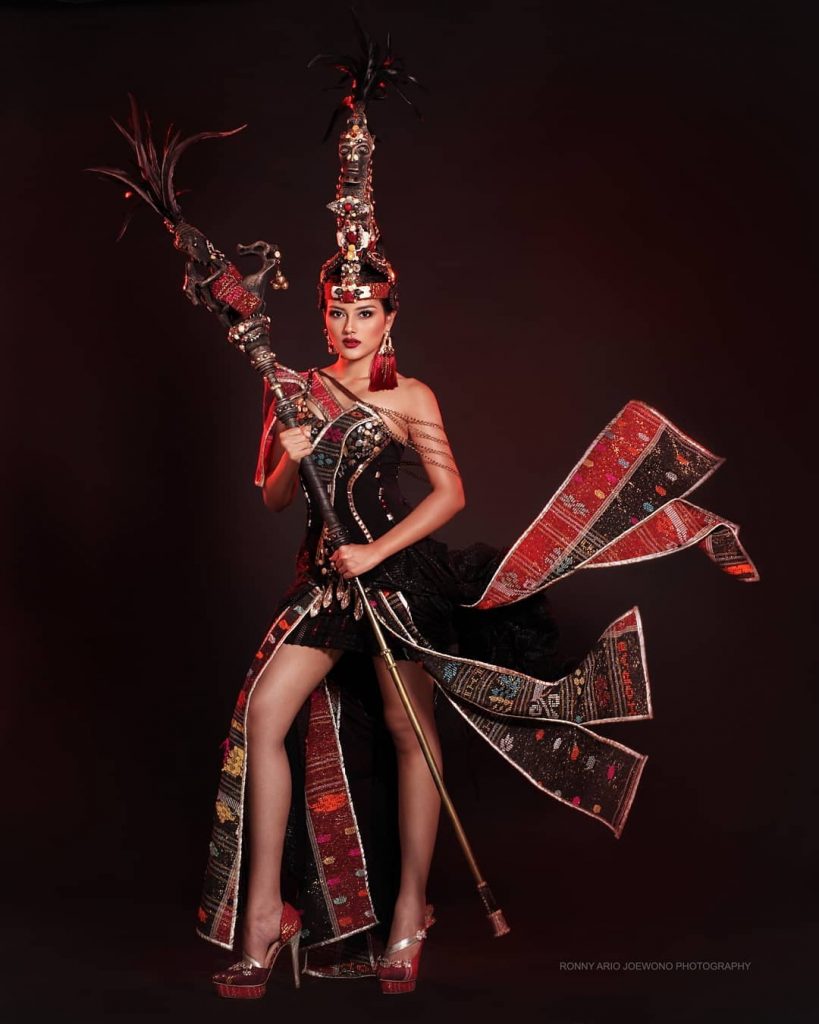 Tampil dengan Kostum Nuansa Batak, Puteri Indonesia Pariwisata 2019 Jesica Fitriana Juara 3 di Miss Supranational 2019