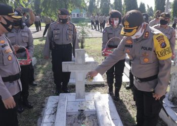 Sambut HUT Ke-74 Bhayangkara, Polres Pematangsiantar dan Simalungun Ziarah di Taman Makam Pahlawan