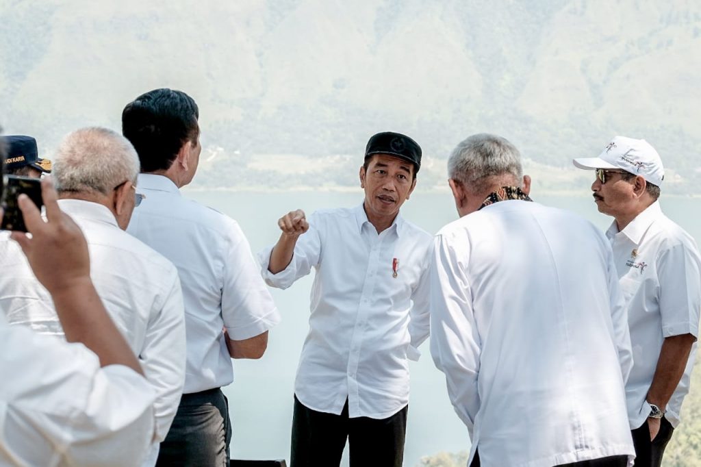 Jokowi di Danau Toba: Tempatnya Bagus, Gampang Cari Investor
