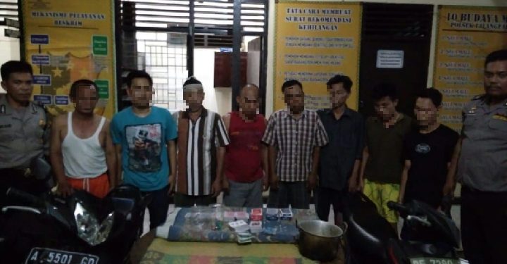 Main Judi Kartu, 8 Pria Diringkus Polisi