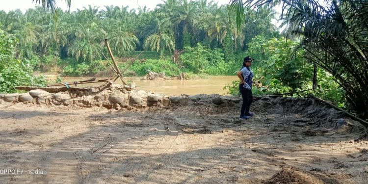 Kutip Pajak ke Lokasi Galian Ilegal, Sariguna H. Simanjuntak.,ST.,MT Nilai Bapenda Labuhanbatu Bekerja Tanpa Dasar Kutip Pajak ke Lokasi Galian Ilegal, Sariguna H. Simanjuntak.,ST.,MT Nilai Bapenda Labuhanbatu Bekerja Tanpa Dasar