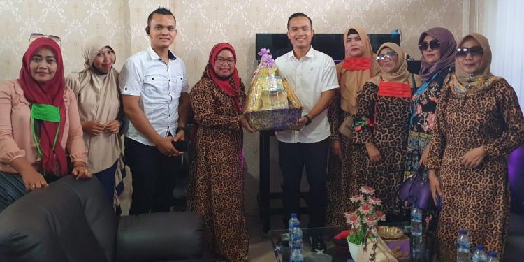 Ungkap Kasus Kasatreskrim Polres Pelabuhan Belawan Didatangi Ibu-ibu Aura Logistic