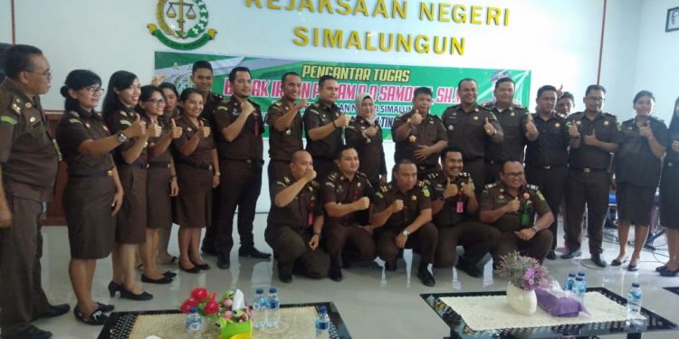 Gloria Sinuhaji Diangkat jadi Kajari Simalungun, Irvan Paham PD Samosir ke Sulawesi Gloria Sinuhaji Diangkat jadi Kajari Simalungun, Irvan Paham PD Samosir ke Sulawesi