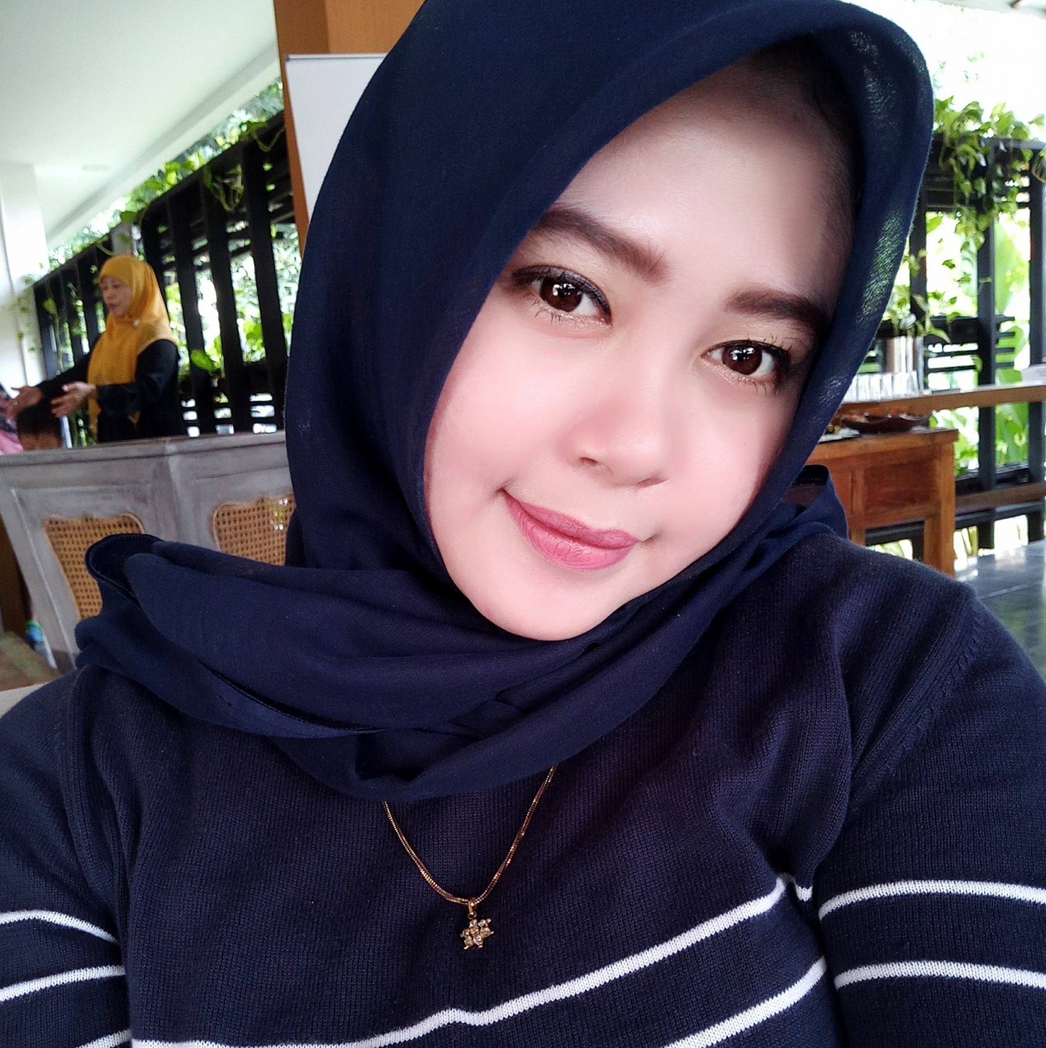Viral! Uang dari Celengan Wanita Cantik ini Digondol Tuyul... Viral! Uang dari Celengan Wanita Cantik ini Digondol Tuyul...
