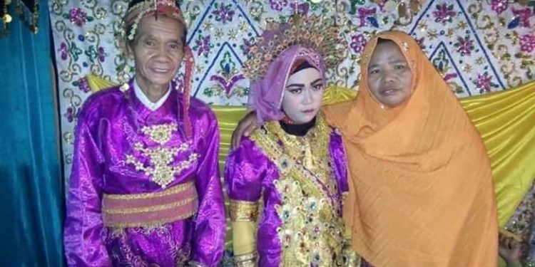 Kakek 75 Tahun Nikahi Gadis 18 Tahun, Maharnya Rp25 Juta dan Kebun Cengkeh