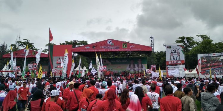 Kampanye Akbar Djoss, Ribuan Massa Djoss Padati Stadion Baharoeddin Siregar Kampanye Akbar Djoss, Ribuan Massa Djoss Padati Stadion Baharoeddin Siregar