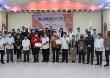 Kapolres Nisel Serahkan Maklumat Kapolri pada Acara Deklarasi Kampanye Damai