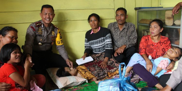 Kapolres Dairi Berbagi Kasih Bersama Anak Disabilitas di Rumah Energi Kasih