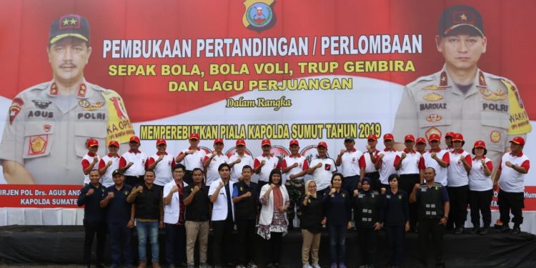 Pembukaan Turnamen Piala Kapolda Sumut 2019 Dihadiri Kasdam I/BB Pembukaan Turnamen Piala Kapolda Sumut 2019 Dihadiri Kasdam I/BB