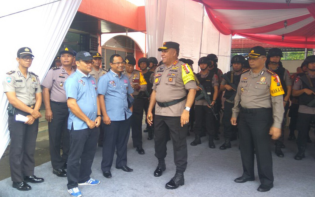 Hari Terakhir Pendaftaran Calon Gubernur Sumut, Polisi Siaga di Kantor KPU