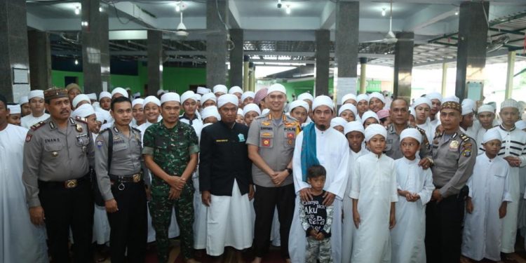 Silaturahmi ke Ponpes AL Mundziri, Kapolrestabes Medan Didoakan Istiqomah