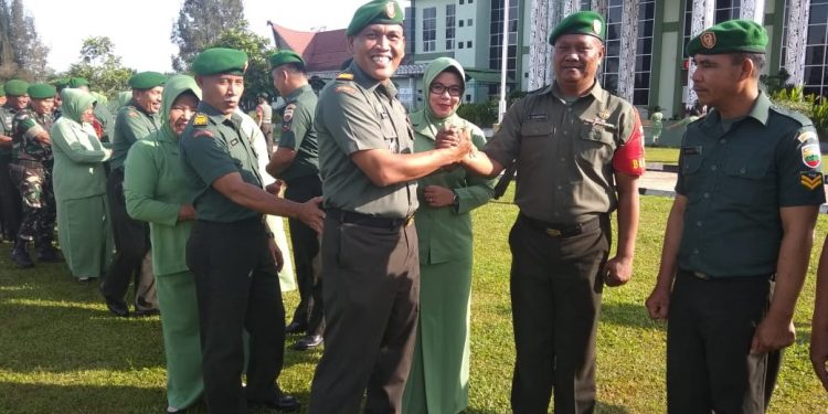 Danramil 02/Siantar Timur Apresiasi Anggotanya Naik Pangkat
