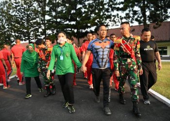 Kunjungi Akmil, Jenderal TNI Andika Perkasa Olahraga Bersama Taruna