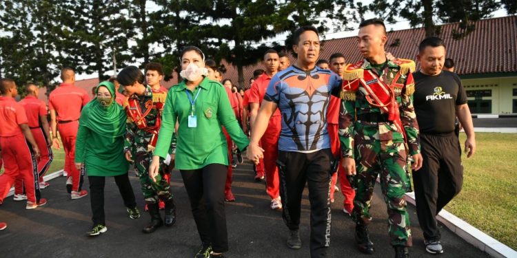 Kunjungi Akmil, Jenderal TNI Andika Perkasa Olahraga Bersama Taruna Kunjungi Akmil, Jenderal TNI Andika Perkasa Olahraga Bersama Taruna