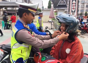 Operasi Zebra Toba 2019, Kasat Lantas Beri Hadiah Bagi Pengendara