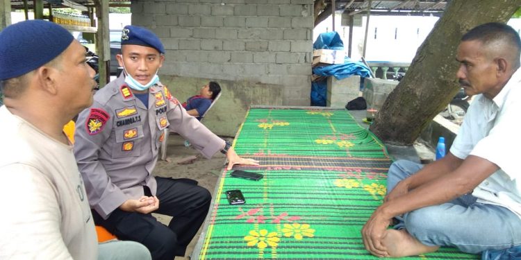 Jelang Pilkada, Kasat Pol Airud Sergai AKP Chandra Situmorang Sambang di Kampung Nelayan Jelang Pilkada, Kasat Pol Airud Sergai AKP Chandra Situmorang Sambang di Kampung Nelayan