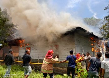 Demi Sang Adik, Ezra Nyaris Terobos Kobaran Api Kebakaran di Jalan Kyai