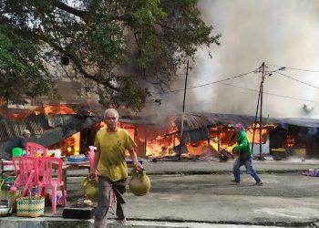 Breaking News! Belasan Kios PD Pasar Horas Jaya di Siantar Dilalap Si Jago Merah