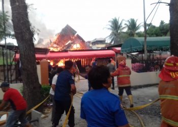 Diduga akibat Kebocoran Tabung  Gas, Cafe Gina Depan USI Kebakaran