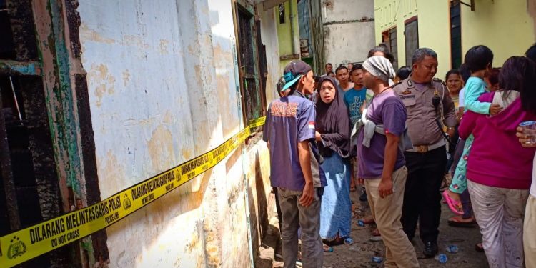 Lebaran Ketiga, 7 Rumah dan 3 Toko Dilalap Si Jago Merah Lebaran Ketiga, 7 Rumah dan 3 Toko Dilalap Si Jago Merah