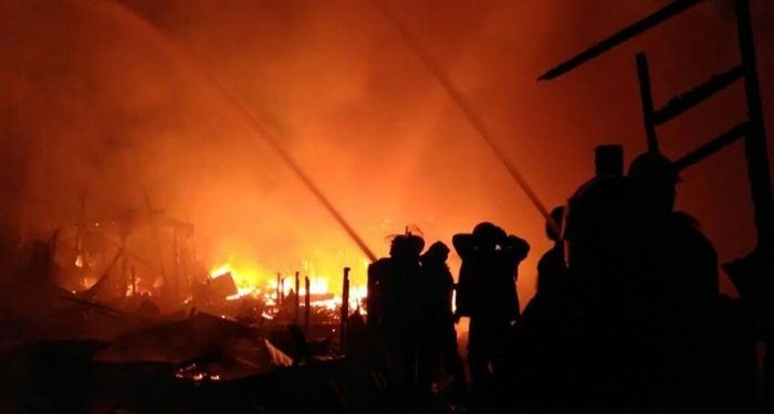Korsleting di Mobil Picu Kebakaran Hebat di Ancol Korsleting di Mobil Picu Kebakaran Hebat di Ancol