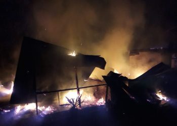 Anak 12 Tahun Terbangun karena Lapar Pukul 04.00 Dinihari, Langit-langit Kamar Berapi