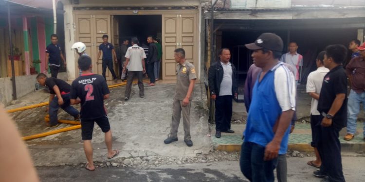 Selang Gas Bocor Saat Masak Kue Tahun Baru, Rumah Imanuel Siburian Dilalap Api di Sidikalang