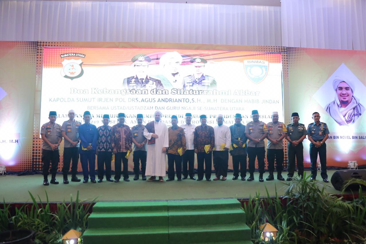 Kapolrestabes Medan Hadiri Doa Kebangsaan dan Silatiurahmi Akbar Kapolda Bersama Habib Jindan