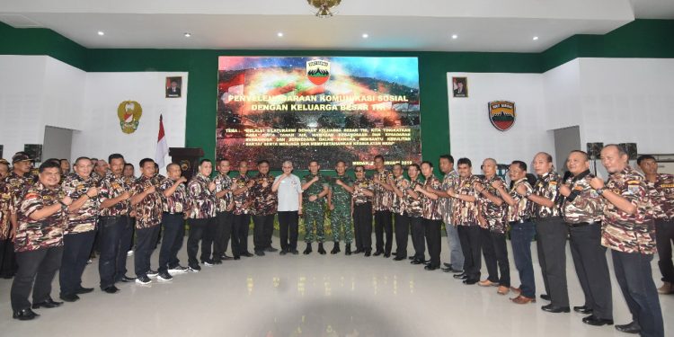 Kodam I Bukit Barisan Komunikasi Sosial dengan Keluarga Besar TNI Kodam I Bukit Barisan Komunikasi Sosial dengan Keluarga Besar TNI