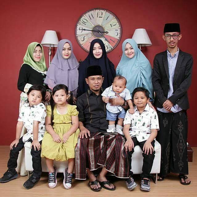 Hidup Rukun Dengan Tiga Istri Cantik di Satu Atap, Fadil Muzakki jadi Perhatian. Apa Rahasianya???
