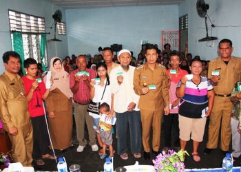 776 Warga Kecamatan Siantar Timur Terima Kartu Indonesia Sehat (KIS) dari Walikota