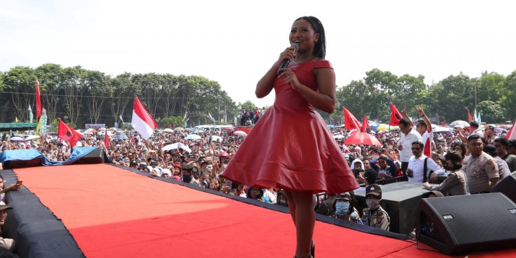 Penampilan Maria Idol Memukau Ribuan Massa Pada Kampanye Akbar Djoss di Asahan