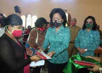 Bupati Taput Tuntaskan Pendistrbusian Kartu Keluarga Sejahtera Tahap II