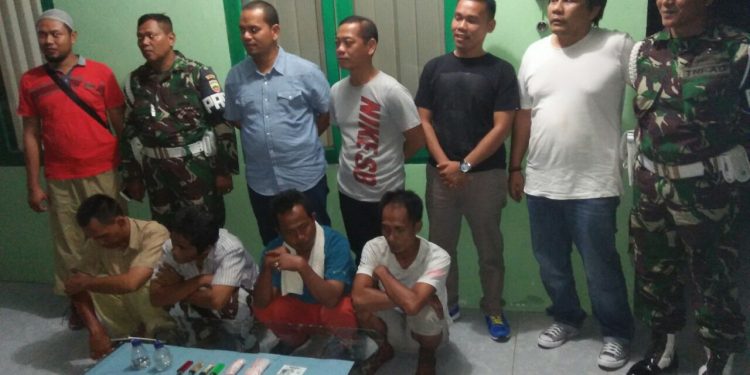 Kodim Langkat dan BNN Amankan 5 Tersangka Narkoba Kodim Langkat dan BNN Amankan 5 Tersangka Narkoba