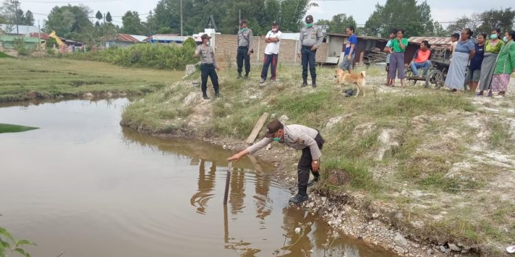 Bocah Abang Beradik, Ivan Manalu dan Intan Manalu Tenggelam di Kolam Ikan Bocah Abang Beradik, Ivan Manalu dan Intan Manalu Tenggelam di Kolam Ikan