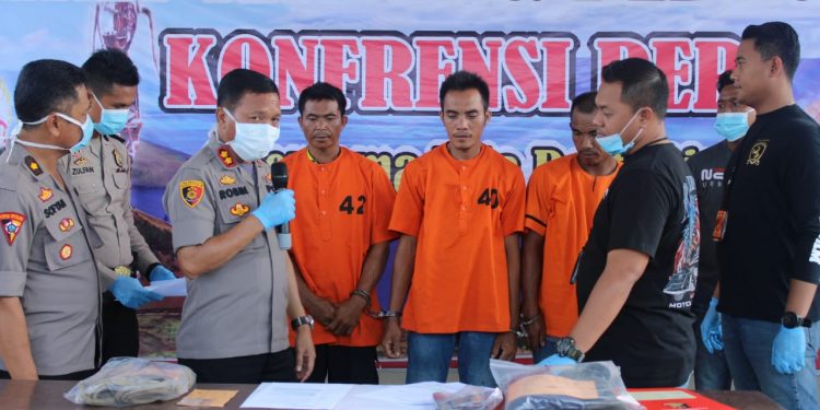 Polres Sergai Ungkap Pelaku Komplotan Spesialis Pencuri Sapi Polres Sergai Ungkap Pelaku Komplotan Spesialis Pencuri Sapi