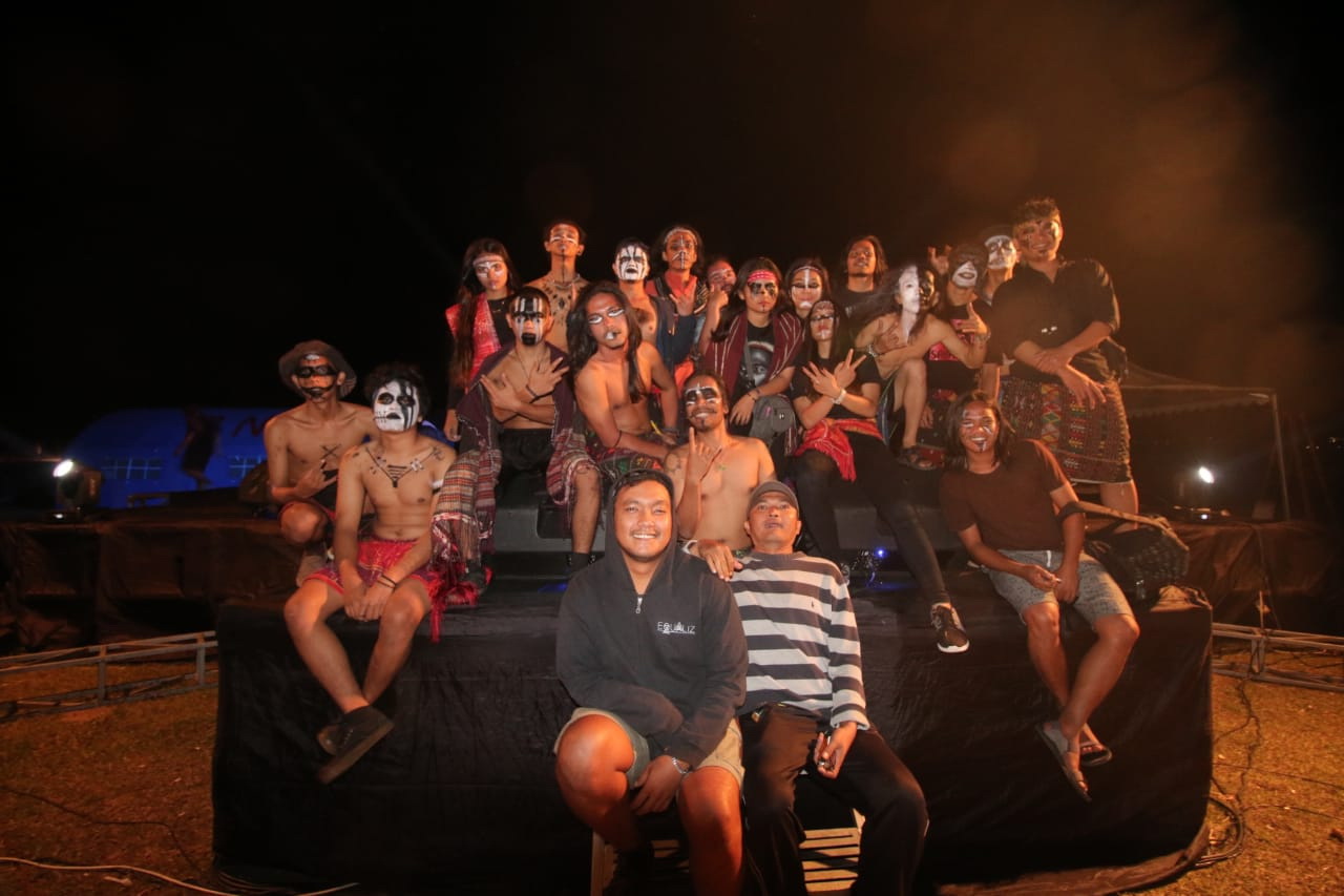 Tetabuhan Gendang Komunal Primitif Etnomusikologi USU Menggema di Bukit Singgolom Danau Toba Tetabuhan Gendang Komunal Primitif Etnomusikologi USU Menggema di Bukit Singgolom Danau Toba