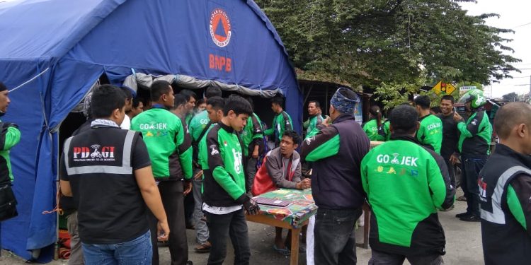 Keluarga Besar Driver Go Ride Siantar-Simalungun Peduli Musibah Kebakaran Keluarga Besar Driver Go Ride Siantar-Simalungun Peduli Musibah Kebakaran