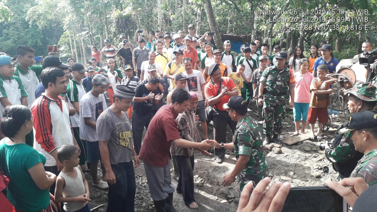 Korem 023 /Kawal Samudera Bangun Tiga Jembatan di Nias Selatan