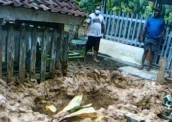 Makam Nenek 74 Tahun Dibongkar, Kukunya Dicongkel. Di dalam Peti Ada Alkitab