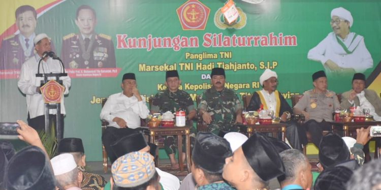 Pangdam I/BB Mayjen TNI MS Fadhilah Dampingi Panglima TNI Ceramah Kebangsaan di Ponpes Alkautsar Al Akbar Medan