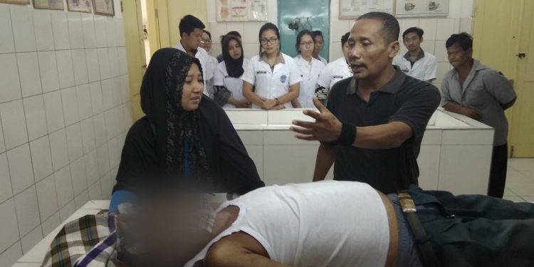 Laka Lantas Di Jalan Thamrin, Sopir Angkutan Umum Tewas Seketika... Laka Lantas Di Jalan Thamrin, Sopir Angkutan Umum Tewas Seketika...