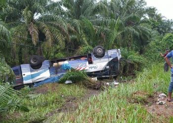 Bus Berlian Baru dari Siantar Tujuan Pekanbaru Terbalik di Jalinsum, Ini Data Korbannya..