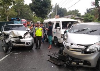 Tiga Mobil Terlibat Tabrakan Beruntun di Siborongborong