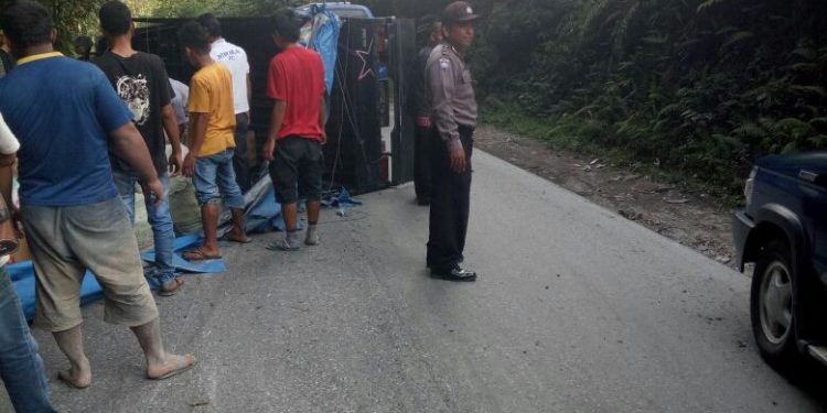 Mobil Rombongan Keluarga Terbalik, Hambali Nasution Tewas