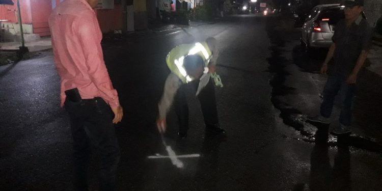 Pengendara Ojek Online Tabrak Wanita Paruh Baya Pengendara Ojek Online Tabrak Wanita Paruh Baya