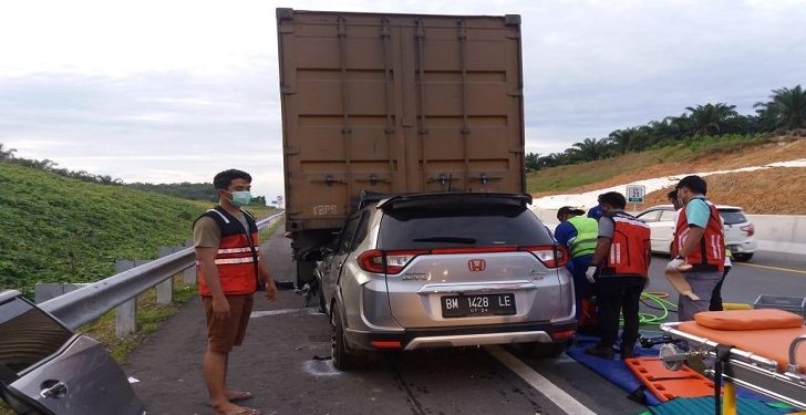 Honda BRV Seruduk Truk di Jalan Tol, Ibu dan Bayi Tewas Honda BRV Seruduk Truk di Jalan Tol, Ibu dan Bayi Tewas