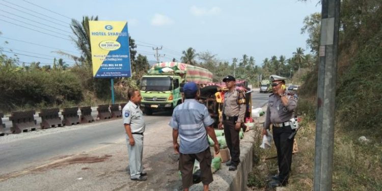 Tragis, Sekeluarga Tewas Ditabrak Truk Saat Selfie di Jalan Lintas Sumatera